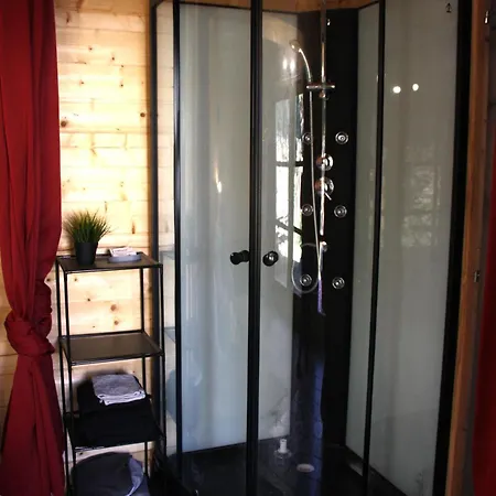 شاليه 3 En Bois Avec Acces Piscine *