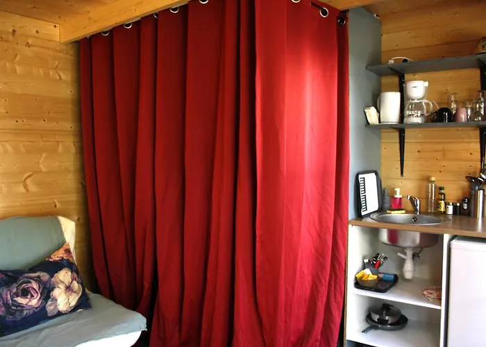 3 En Bois Avec Acces Piscine