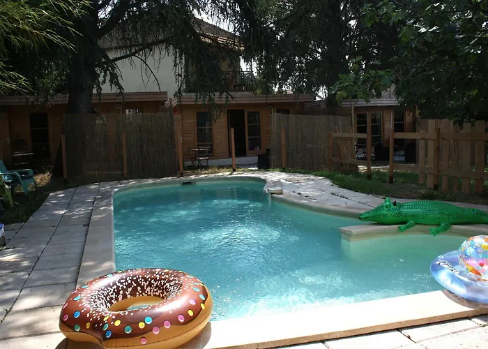 3 En Bois Avec Acces Piscine בקתה נים